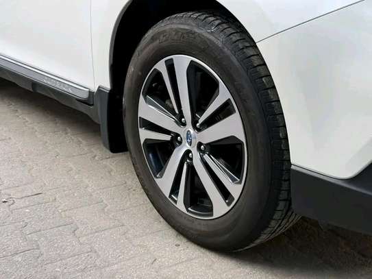 Subaru outback pearl image 1