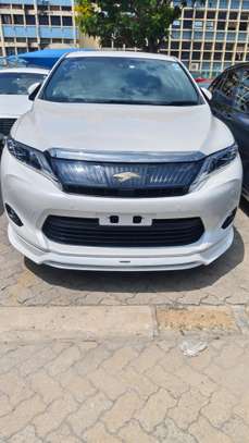 Toyota Harrier premium white sunroof 2018 2wd image 4