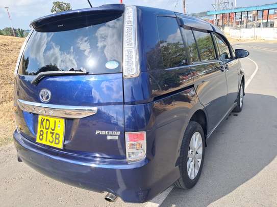 Toyota Isis Blue KDJ image 7