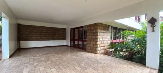 4 Bed House with En Suite in Kileleshwa image 3
