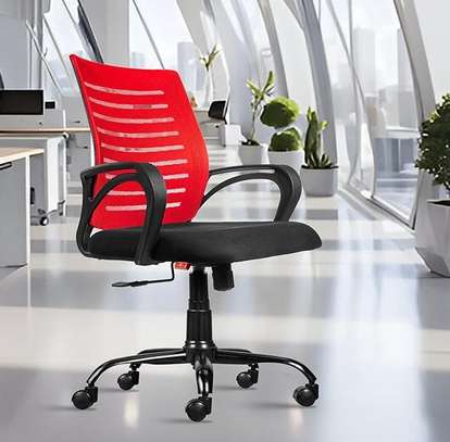 Office Chair: Medium Mesh Office Swivel Seat image 6