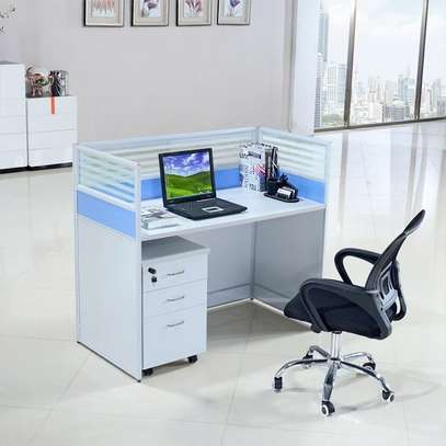 Modern 1-Person Modular Office Workstation Desk image 6