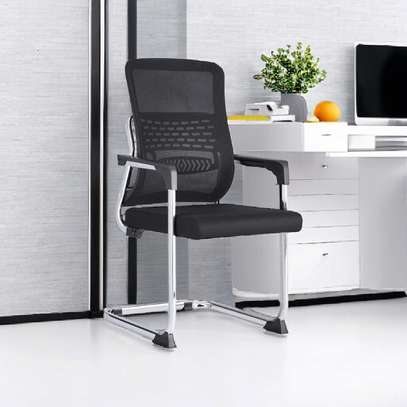 Mesh Ergonomic Midback Visitor's Chair image 3