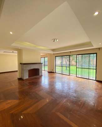 5 Bed Townhouse with En Suite in Lavington image 3