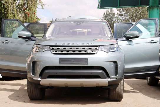 2017 land rover  Discovery 5 image 1
