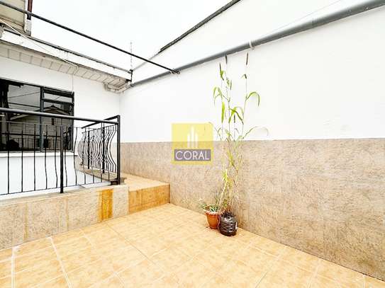 4 Bed Townhouse in General Mathenge image 4