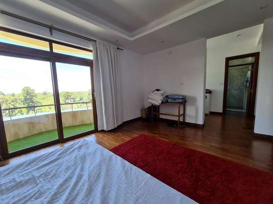 Serviced 3 Bed Apartment with En Suite in Westlands Area image 4
