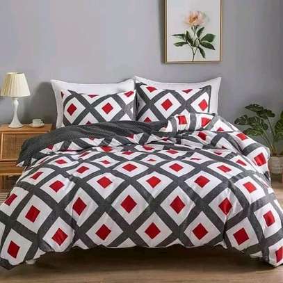 Contemporary Duvet with pillows image 5