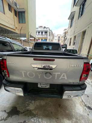 Brand new hilux image 7
