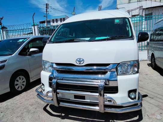TOYOTA COMMUTER 18 SEATER image 8