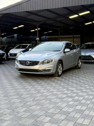 Volvo S60 Petrol 2018 image 4