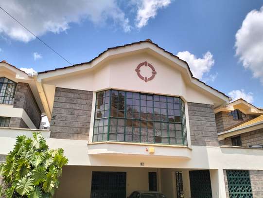 5 Bed Townhouse with En Suite in Spring Valley image 11