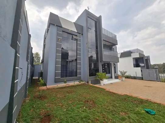 4 Bed House with En Suite in Ruiru image 8