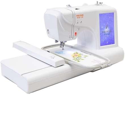 Large Screen Home Computer Sewing And Embroidery image 1