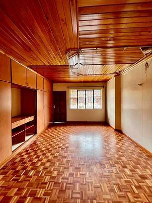 5 Bed Townhouse with En Suite in Lavington image 3