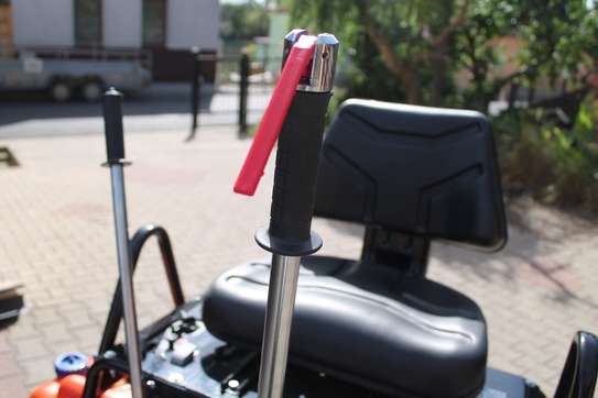 16.5HP SEAT ON POWER TROWEL/POWERFLOAT FOR SALE image 6