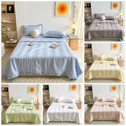 *Fashionable Bedspread Cover image 1