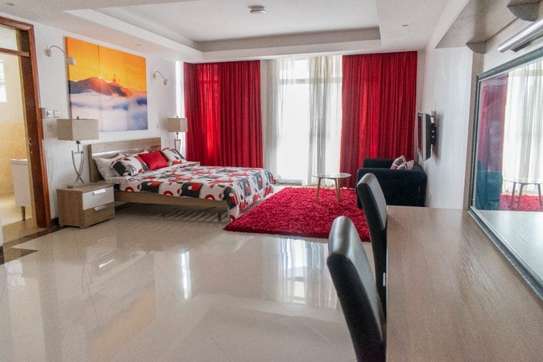 5 Bed Apartment with En Suite at Hatheru Road image 2