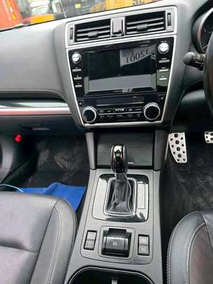 SUBARU OUTBACK image 4