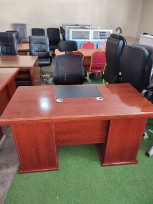 1.4M Executive desk image 1