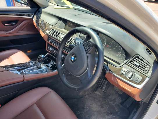 BMW 520i image 5