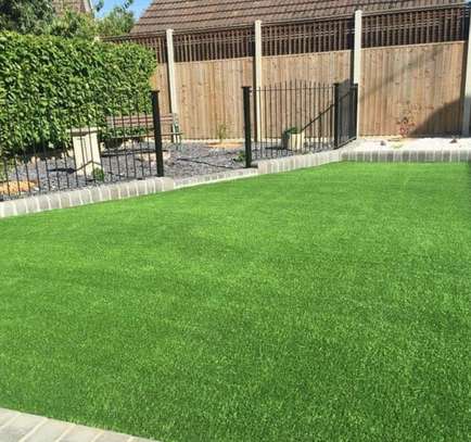 Allow your backyard to look glamorous in artificial grass image 2