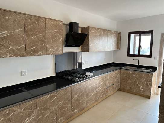 Serviced 2 Bed Apartment with En Suite in Westlands Area image 1