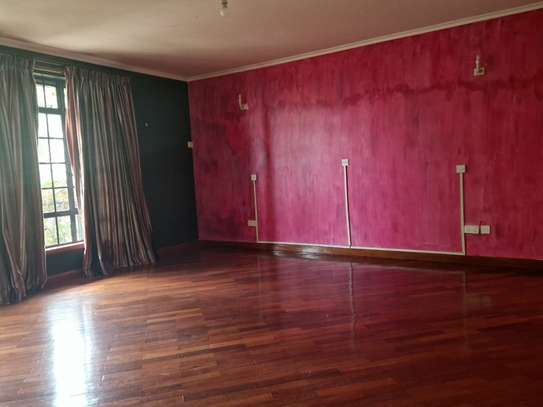 4 Bed House with En Suite at Lavington image 10