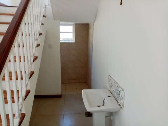 4 Bed Villa with En Suite at 2Km From Ruiru Town image 4