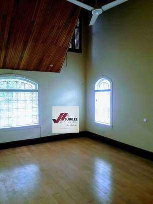 4 Bed Townhouse with En Suite in Kitisuru image 9