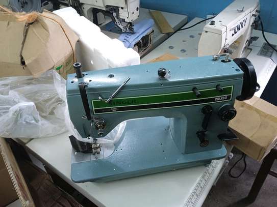 Complete singer sewing machine image 1