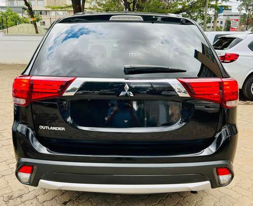 MITSUBISHI OUTLANDER NON  PHEV image 7