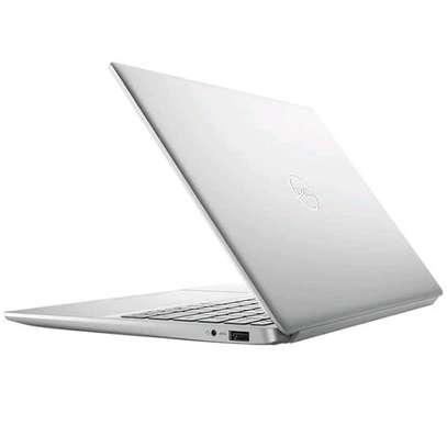 MacBook Pro Intel Core i5 @2.7GHz 8GB RAM 256GB SSD image 2