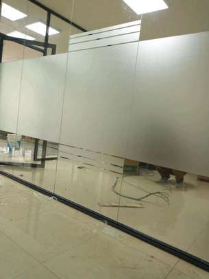 frameless glass partition image 5