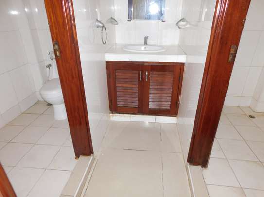 4 Bed Apartment with En Suite in Mombasa CBD image 18