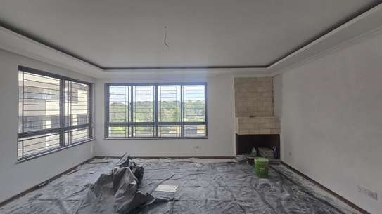 4 Bed House with En Suite in Lavington image 6