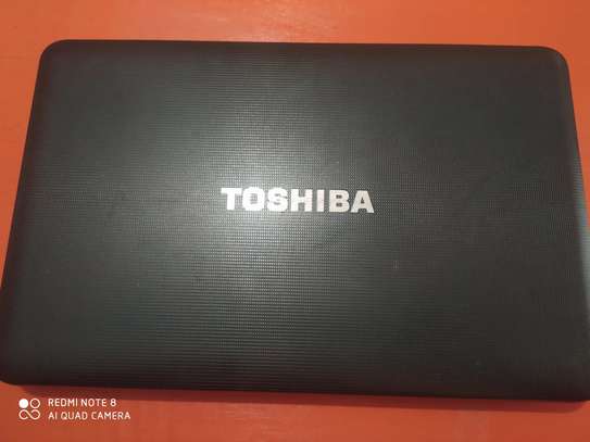 Toshiba c850 image 2
