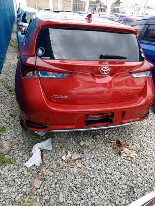 Toyota Auris redwine Car image 8