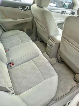 Nissan Syphy pearl white image 6