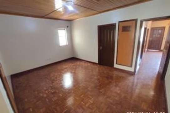 5 Bed Townhouse with En Suite at Lavington Green image 8