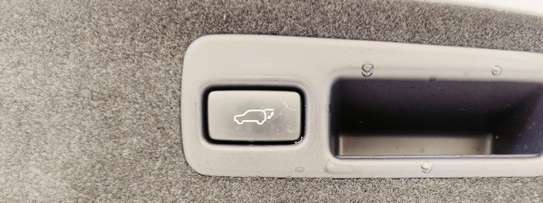 Toyota Harrier 2019 Hybrid image 9