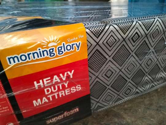 It's 8inch thick heavy duty 5x6 mattress free delivery image 1