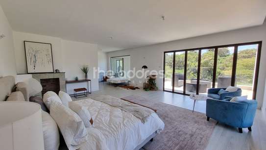 5 Bed Villa with En Suite in Karen image 7