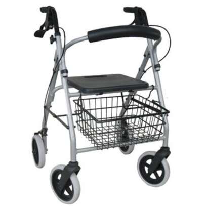 Rollator / foldable  (fitted with carrier) image 1