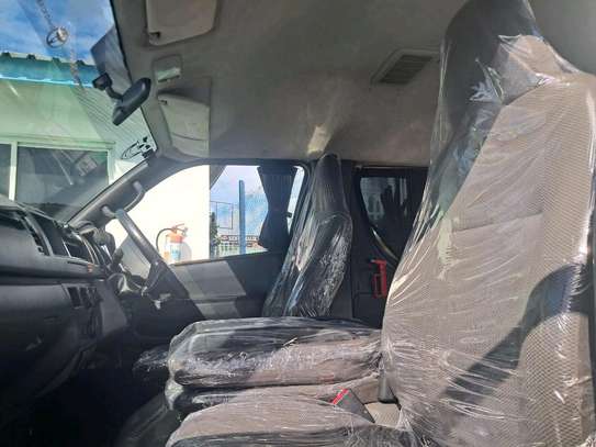 Toyota Hiace 9L Manual Diesel 2018 image 5