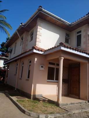 4 Bed Townhouse with En Suite in Mtwapa image 5