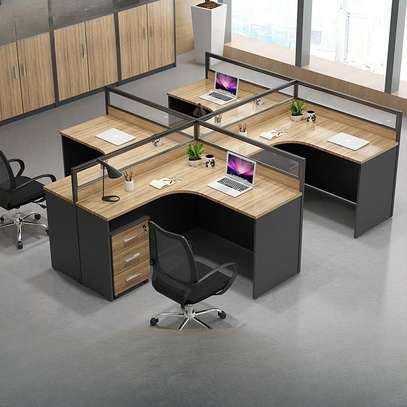 Office Workstation; 4 Way Curved Workstation in Ogembo image 2