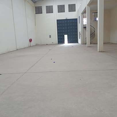 6,965 ft² Warehouse with Parking in Mlolongo image 3