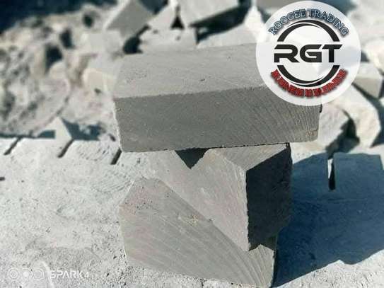 HIGH QUALITY STONE,SAND AND BALLAST FOR SALE image 1