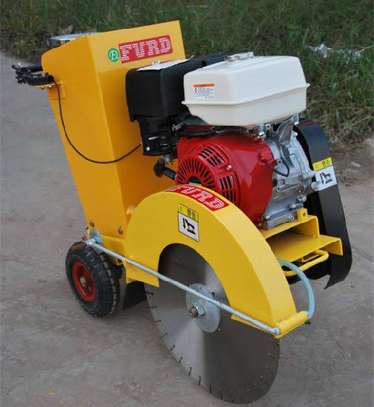 TARMAC/CONCRETE CUTTER FOR HIRE image 3